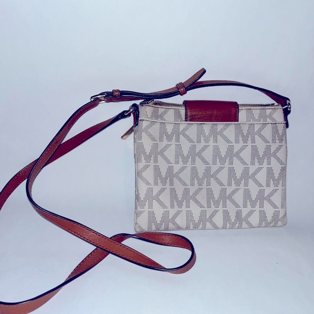 Michael Kors cross body purse